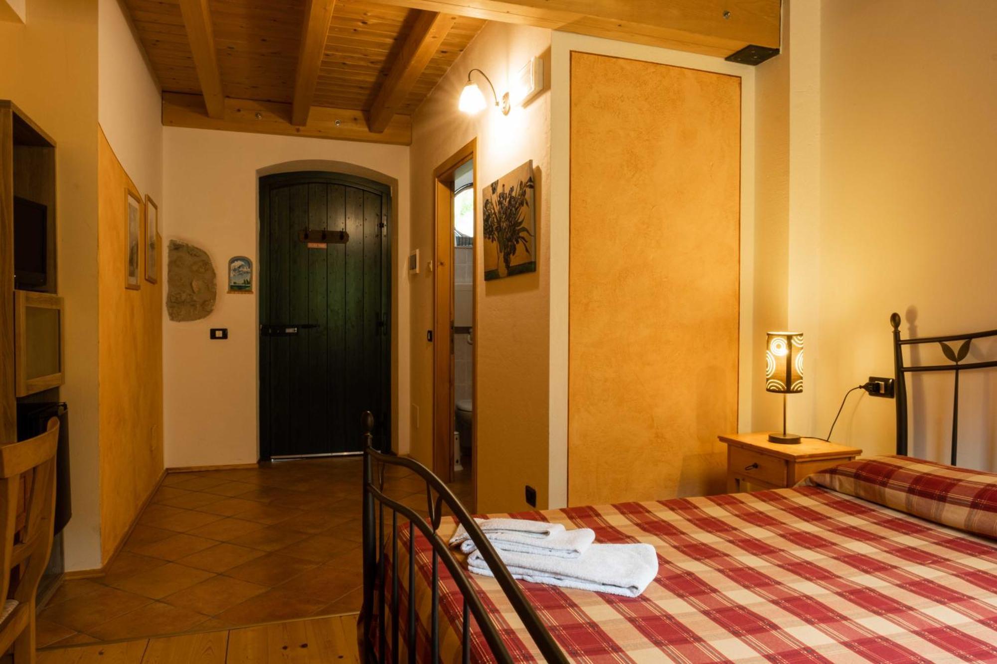 Agriturismo Revena Brentino Belluno Bagian luar foto