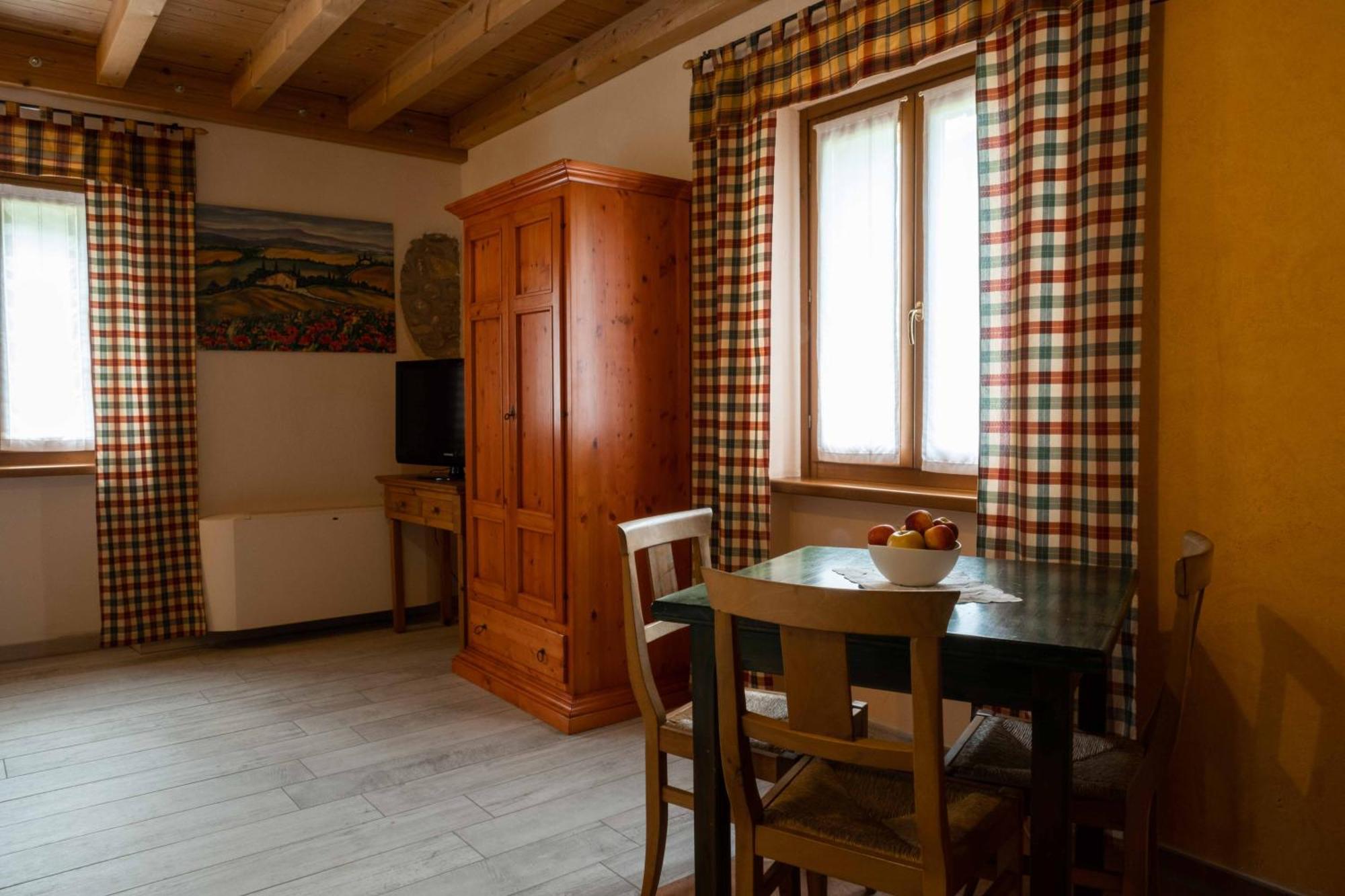 Agriturismo Revena Brentino Belluno Bagian luar foto